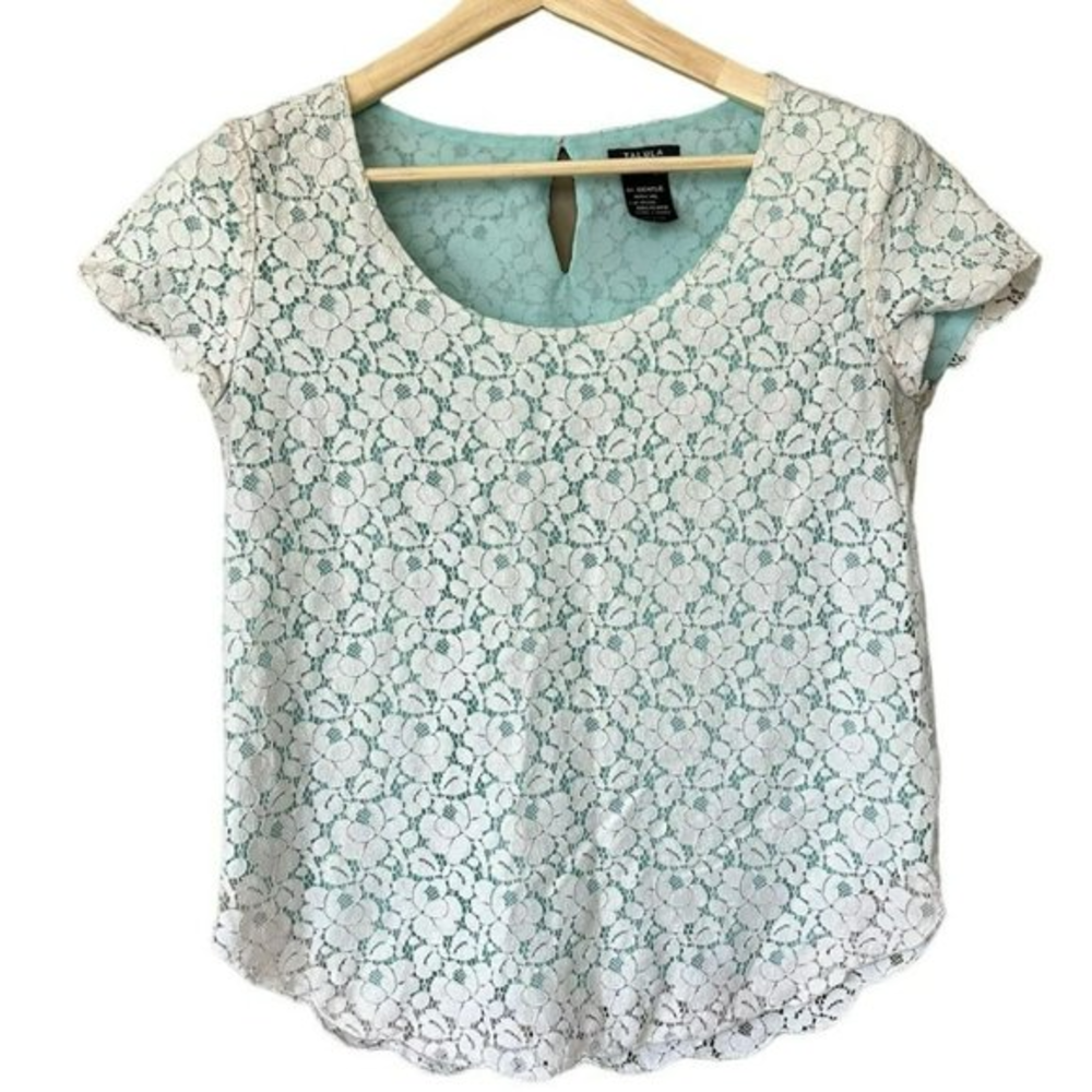 Aritzia Talula White Lace Blue Underlay Short Sleeve Blouse Womens‎ M